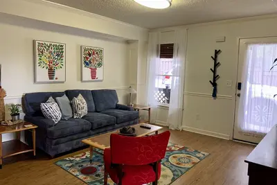 Image de Private & comfortable apt. in a quiet neighborhood