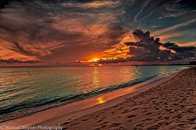 Image de Beachside Boutique Villa Steps to Seven Mile Beach\n\n