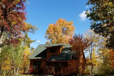 Image de Roth Haus - Beautiful Riverfront AuSable River Cabin - Sportsperson's Nirvana