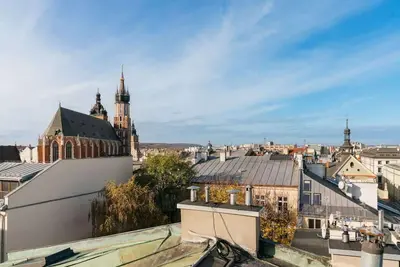 Image de Elegant Penthouse with Iconic Church View
