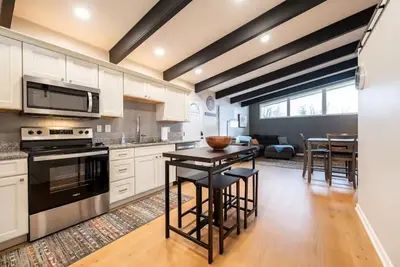 Image de Mid Century Remodel Close to Iu!