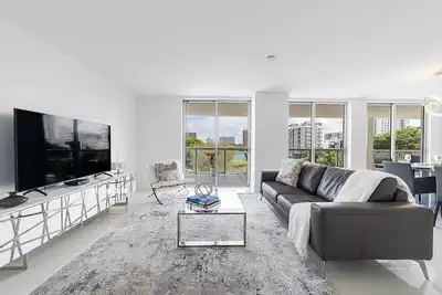 Image de Magical 2/2. 5 Apt-Walk to the beach-Rooftop Pool