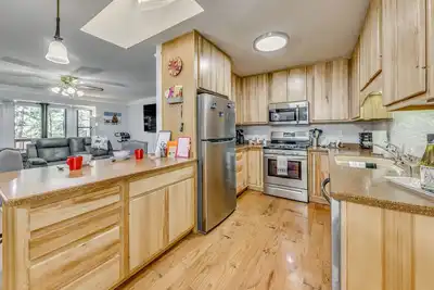 Image de Ruidoso Cabin w/ Hot Tub ~ 2 Mi to Grindstone Lake