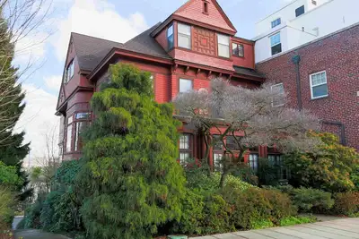 Image de Penthouse Apartment in an 1890 Mansion