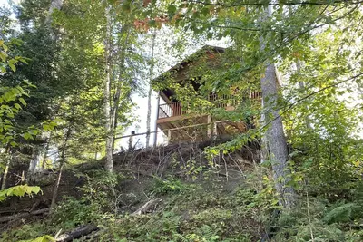 Image de En forêt, tranquille, sans voisin proche mais proche de tout.