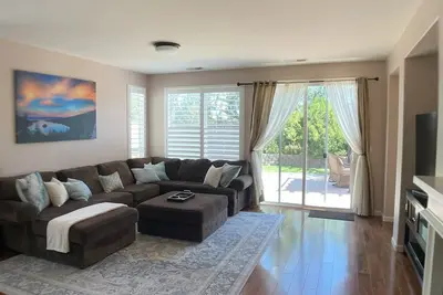 Image de Pet Friendly South Reno Sanctuary: Your Home for Extended Family Comfort