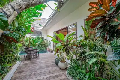 1br Private Villa Walk to Finns & Beach