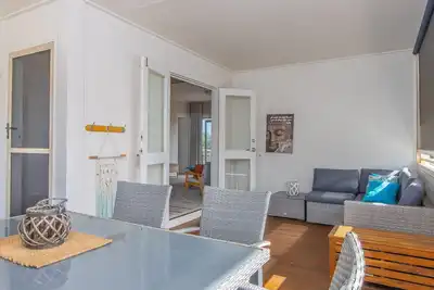 Image de 2 Bedroom Estuary Water View Apartment at Hastings Cove!