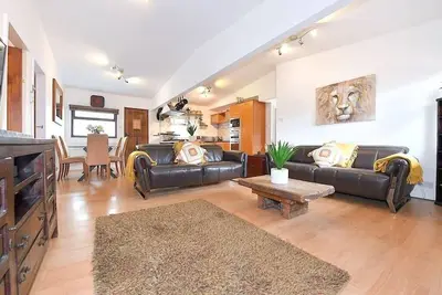 Image de Gorgeous 3bd Cottage with Parking Nr Guildford