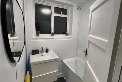 Image de Cosy Hideaway Sleeps 4 w Free Parking