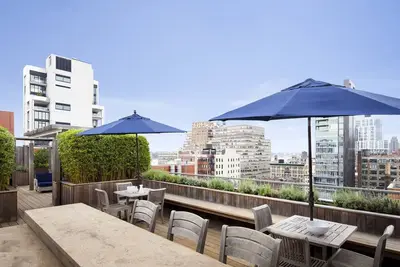 Image de Luxe Chelsea 1br w/ Terrace & Gym, nr Highline, by Blueground