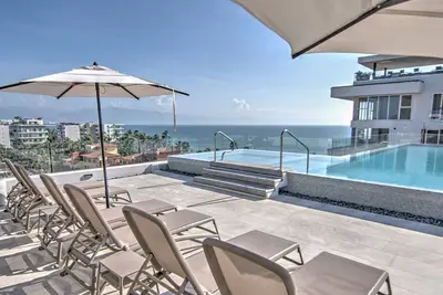 Image de Mina 202: Golden Zone 2br - 1 Block to Beach