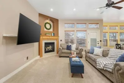 Image de Spacious 5br Retreat with Game Room, Ps5 & Garage