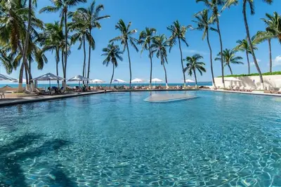 Image de Beachfront 2br Condo - Pool - Blue Flag Beach