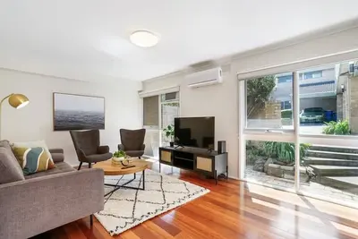 Image de Bright & Lovely @ Balwyn Townhouse w/ parking, Bbq