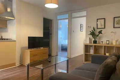 Image de Bright 2br Gem near Oxford St! \n\n