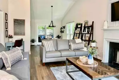 Image de Newly Renovated Modern Farmhouse, 10mins Duke and 15mins Unc & Rtp