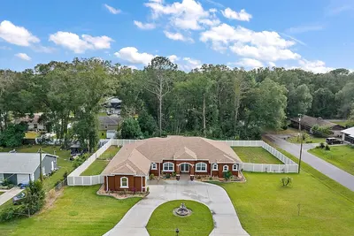 Image de Gorgeous single family home - Pet friendly - Near the Villages