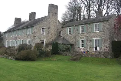 Image de Stunning Arts and Crafts family home  Outstanding views tennis court