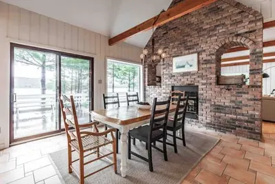 Image de Big waterfront cottage Lake Achigan - Laurentides