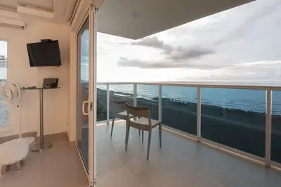 Image de Seafront 2br Apartment /Pool/wifi
