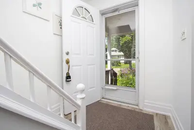 Image de Bright & Comfy House in Richmond Hill