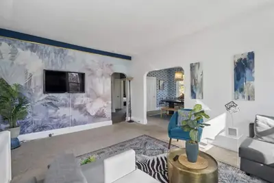 Spacious 9Bed 3Bath Home. Yard\/Parking\/Firepit\/Wine