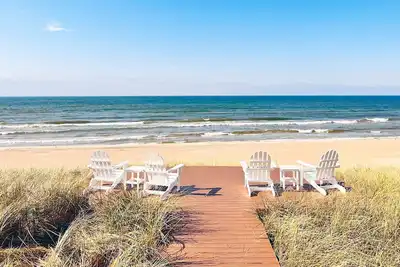 Image de Beachfront Cottage on Lake Michigan. Now Booking 2026 season!