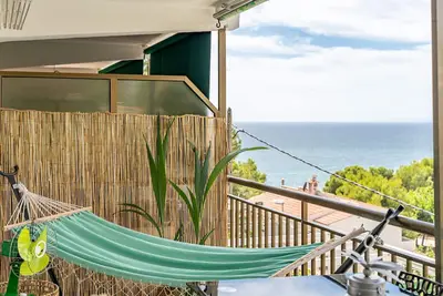 Image de Your Beach Front Retro Hideaway in Salou