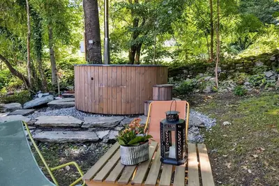 Image de Bel appartement pour 5 personnes avec Wifi, bain à remous, patio, animaux admis et parking