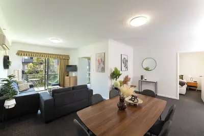 Image de Quiet 2br in East Perth, near transport, with full facilities, free Wi-Fi