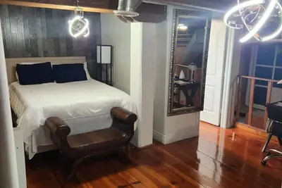 Image de Stylish Loft with Modern Amenities in Detroit