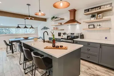 Image de True Ski/Golf-in-Ski-Out-Modern Luxury-Hot Tub