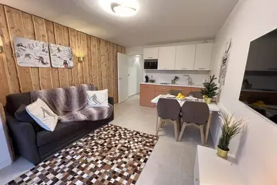 Image de À 100m des pistes de ski, 4ème étage, balcon, parking, télévision, casier à ski, 27m²