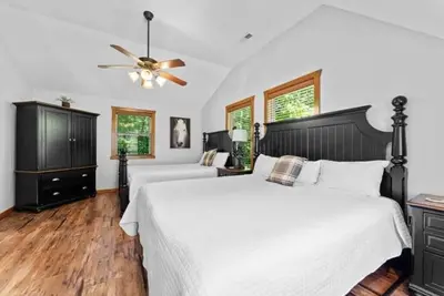 Image de Gold Rush Lodge-New Indoor Pool! 6bd/6Bth1 Minute to Silver Dollar Pool&Games!