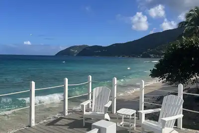 Image de Spectacularly situated beachfront Apple Tide @ The Tides at Little Apple Bay