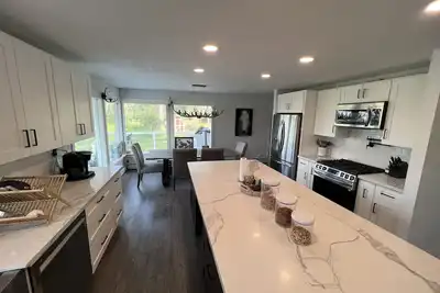 Glacier Farm House w/convenience. Pet-friendly