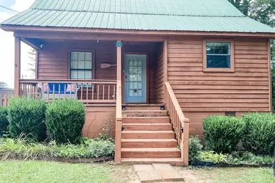 Image de The Lilly Pad Getaway in the middle of Pickwick. 5 mins from Pickwick state park