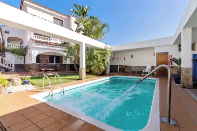 Image de Appartement de vacances 'Bonita Casa Para El Relax' avec vue sur les montagnes, piscine et Wi-Fi