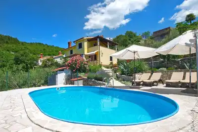 Image de Villa avec piscine et vue panoramique