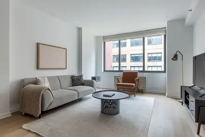 Image de Open Chelsea 2br w/ Gym & W/D, nr Park, by Blueground