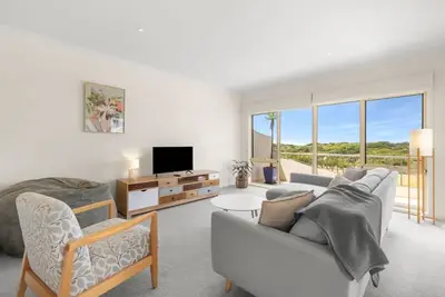 Whites Beachfront Retreat: Pet Friendly