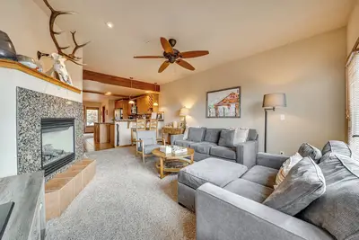 Image de 6 Mi to Winter Park Resort: Townhome w/ Hot Tub!
