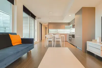 Image de 2-Bdr&2-Bath | 850sq. ft | Ac | Free WiFi & Parking | Quiet Neighbor