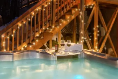 Image de Chalet spacieux en forêt, avec spa + accès au lac