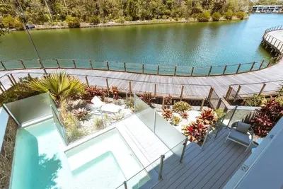 Image de Waterfront at Serenity