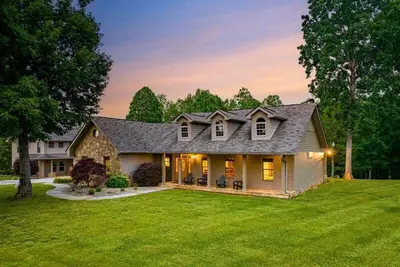 Image de Cozy Luxe Cabin, Sleeps 24・Yard・Fire pit・Hot tub