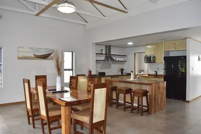 Image de Luxurious Coastal 6 sleeper in Golf Estate