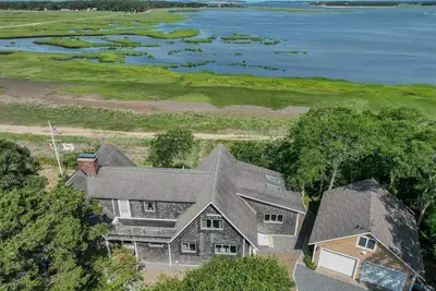 Image de Gorgeous Home near Picturesque Lt. Island!