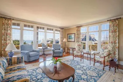 Image de Elegant Chatham Home, steps to private association on Hardings Beach, Dog Friend